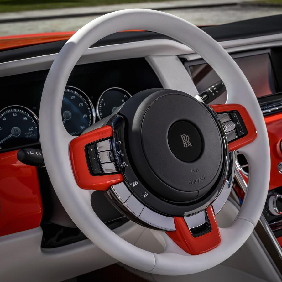 Панель приборов Rolls-Royce Cullinan Fux Orange 2019 года  (фото 16 из 32)